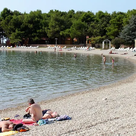 Apartment With A Parking Space - 7073 Umag